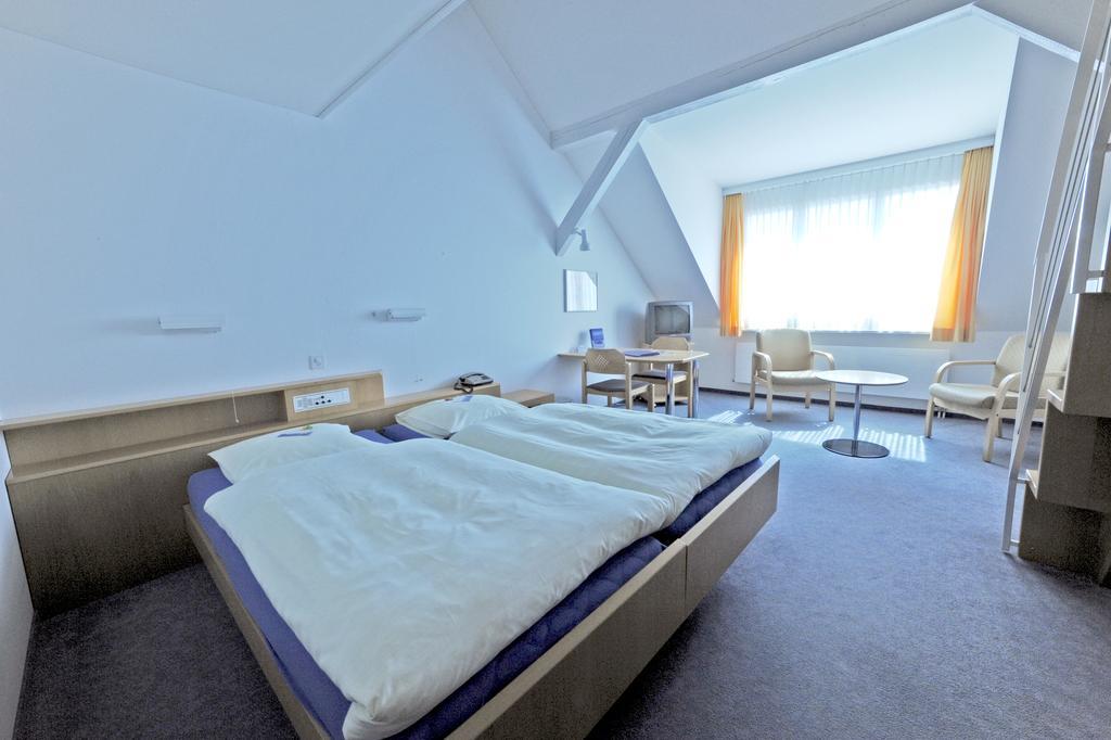 Hotel Laendli Oberägeri Rum bild
